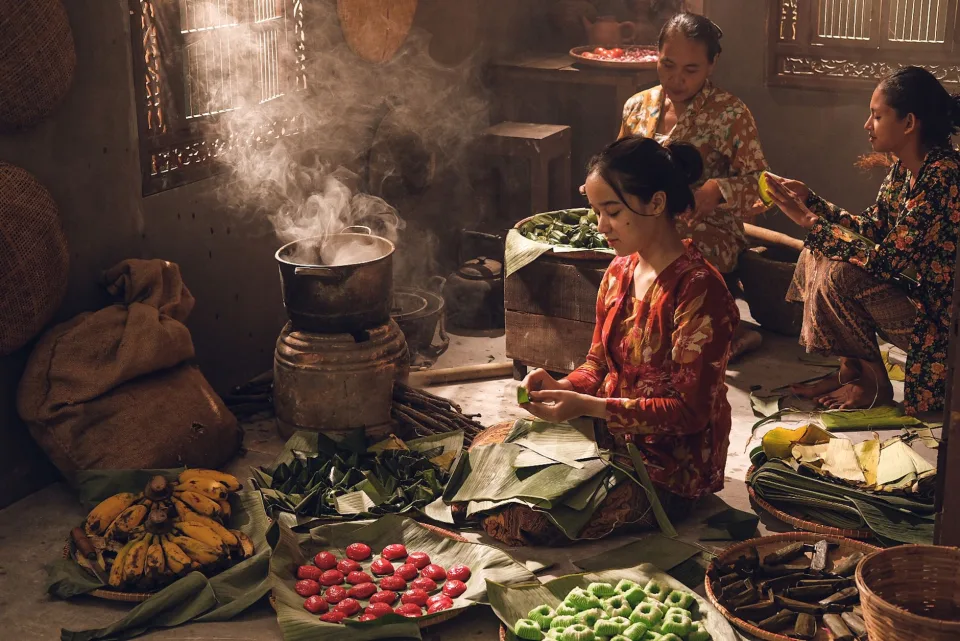 Bàn ăn trong quán